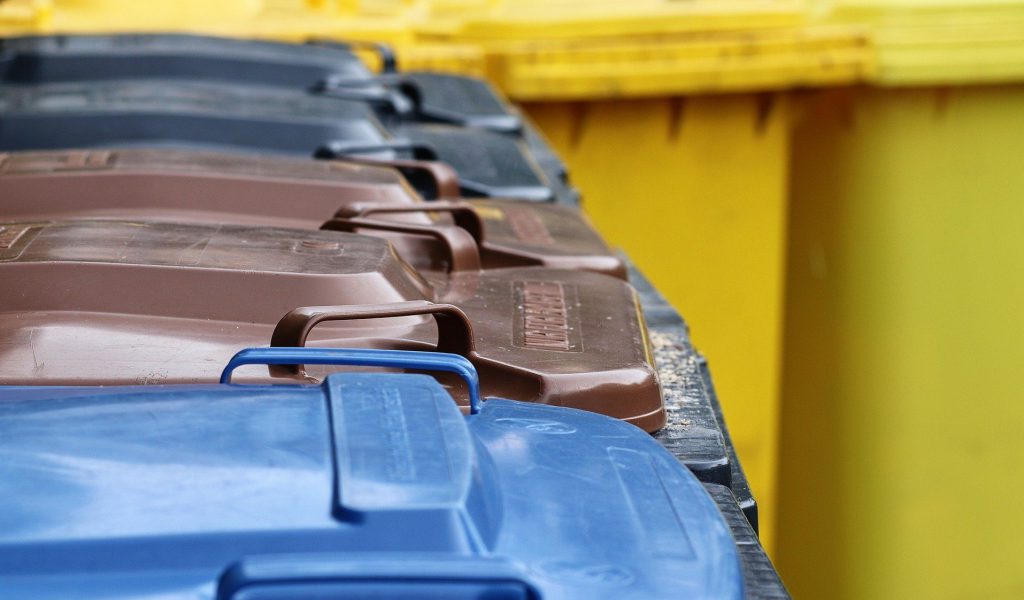 Jak obliczyć poziom przygotowania do ponownego użycia i recyklingu odpadów komunalnych? Przemysł i Środowisko